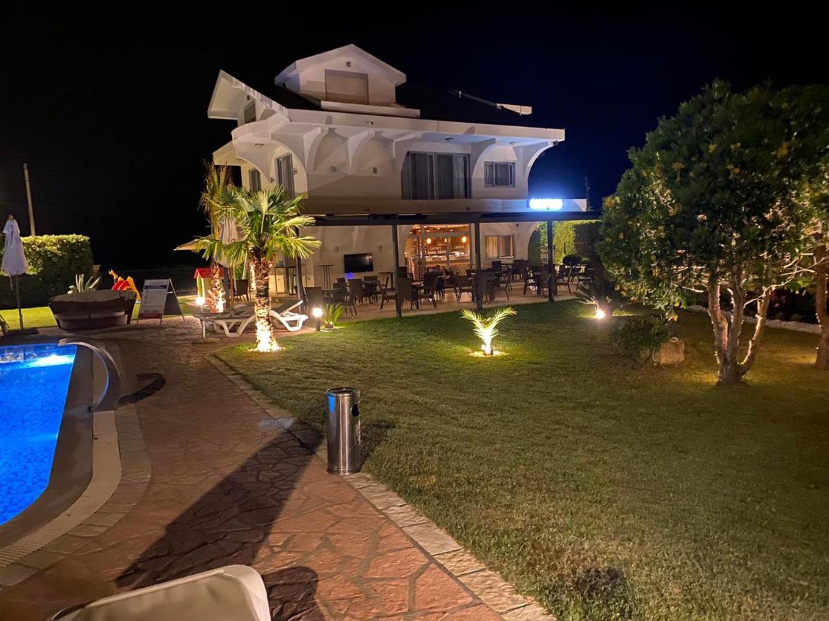 Hotel Comfort Ulcinj Eksteriør bilde